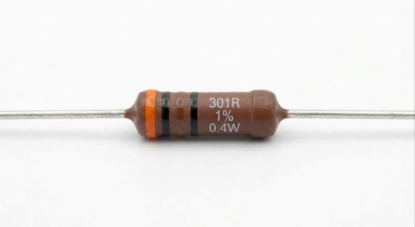 Résistances 0204 ( 0.4W ) 1% - 301R