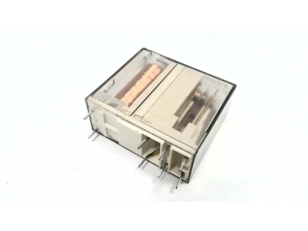 RP310110 SCHRACK Relais à usage générale SPDT (1 formC) 110 V CC, bobine traversante